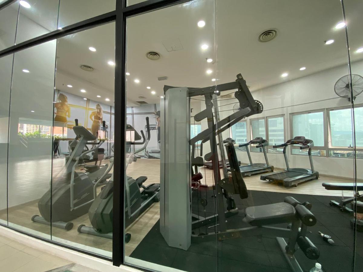 쿠알라룸푸르 Spacious 3R,2R,Studio 5Min Walk To Time Square,Lalaport, Pool,Gym,Wifi 아파트 외부 사진